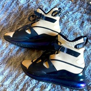 Jordan Air Latitude 720s in Fossil